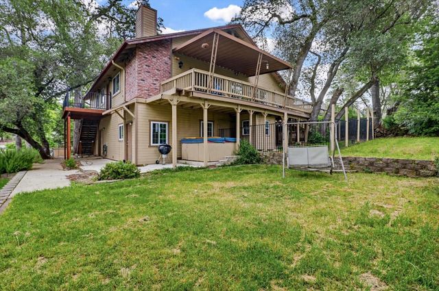 12341 Torrey Pines Dr, Auburn, CA 95602