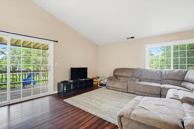 12341 Torrey Pines Dr, Auburn, CA 95602