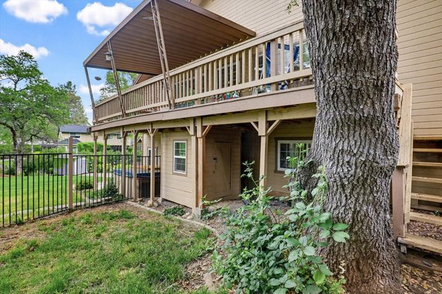 12341 Torrey Pines Dr, Auburn, CA 95602