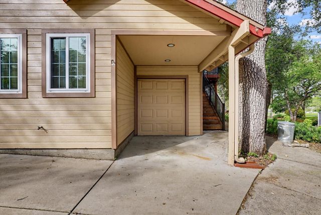 12341 Torrey Pines Dr, Auburn, CA 95602