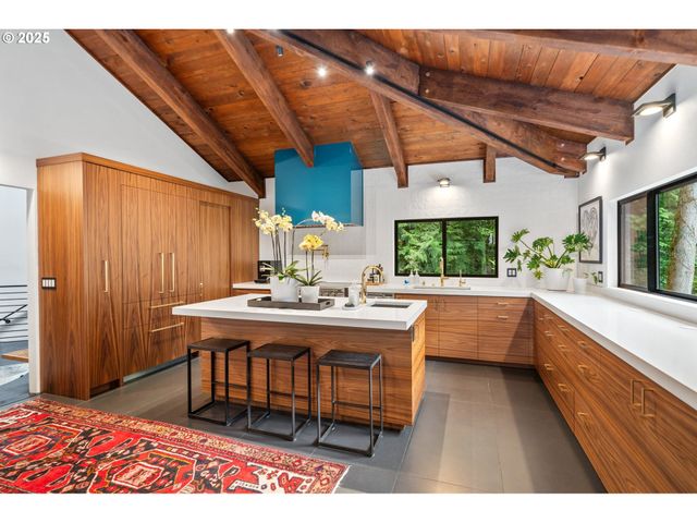 3777 PARKWOOD Way, West Linn, OR 97068