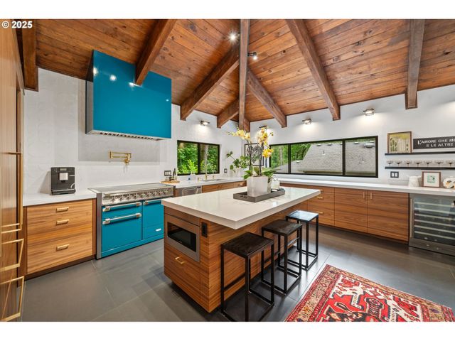 3777 PARKWOOD Way, West Linn, OR 97068