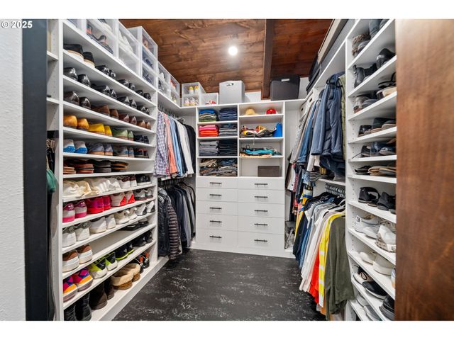 3777 PARKWOOD Way, West Linn, OR 97068