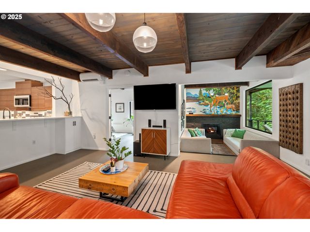 3777 PARKWOOD Way, West Linn, OR 97068