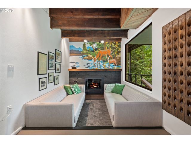 3777 PARKWOOD Way, West Linn, OR 97068