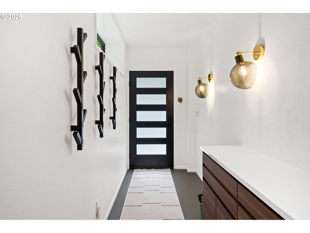 3777 PARKWOOD Way, West Linn, OR 97068