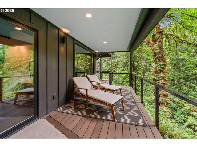 3777 PARKWOOD Way, West Linn, OR 97068