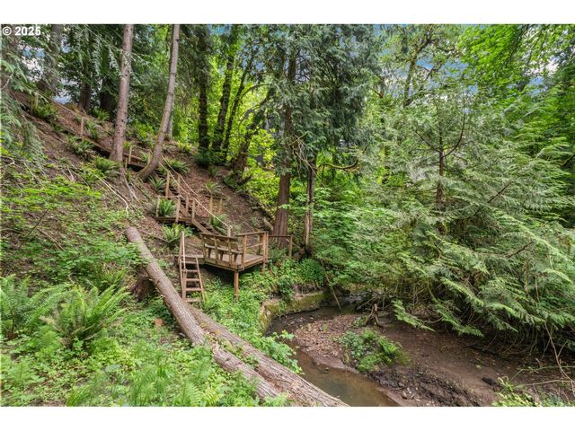 3777 PARKWOOD Way, West Linn, OR 97068