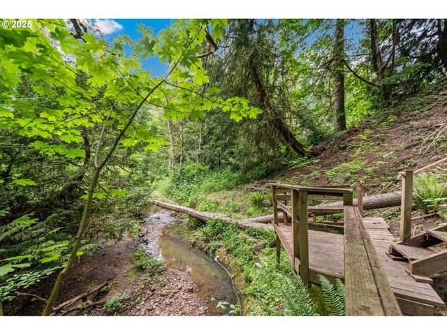 3777 PARKWOOD Way, West Linn, OR 97068