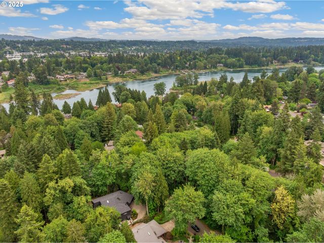 3777 PARKWOOD Way, West Linn, OR 97068