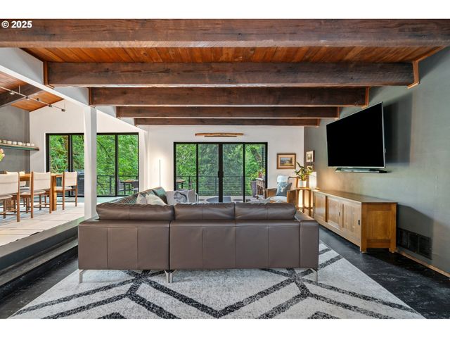 3777 PARKWOOD Way, West Linn, OR 97068