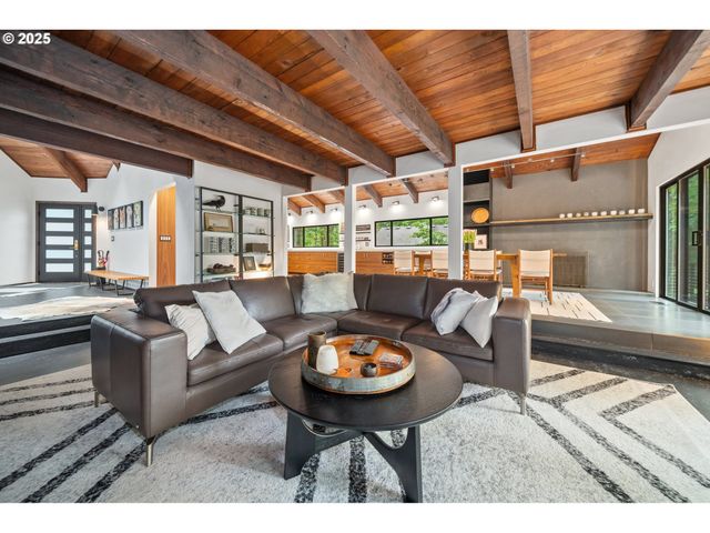 3777 PARKWOOD Way, West Linn, OR 97068