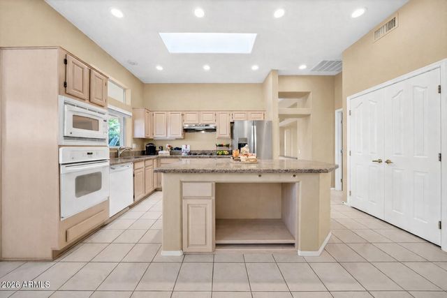 15808 W HERITAGE Drive, Sun City West, AZ 85375