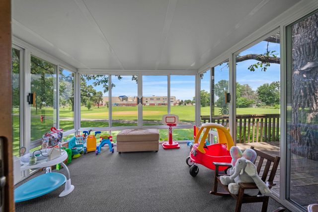 5025 Zenith Avenue N, Brooklyn Center, MN 55429