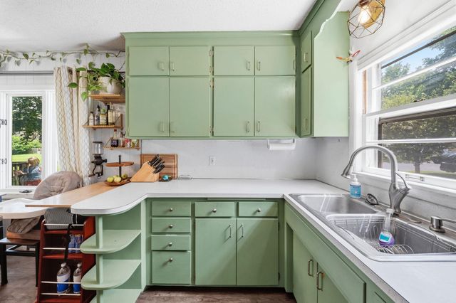 5025 Zenith Avenue N, Brooklyn Center, MN 55429