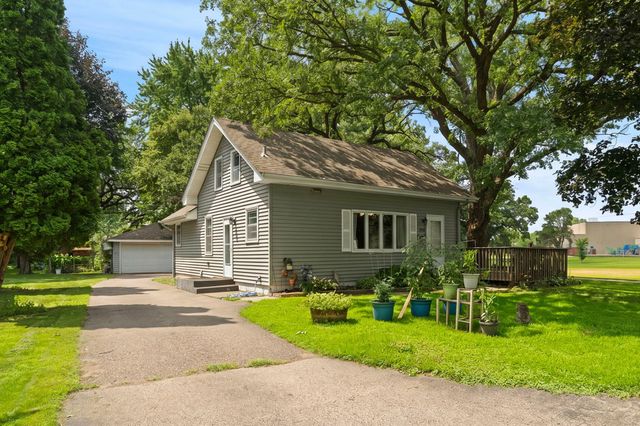 5025 Zenith Avenue N, Brooklyn Center, MN 55429