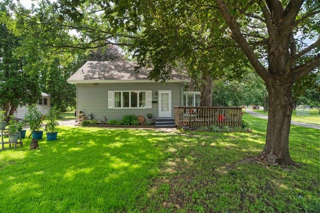 5025 Zenith Avenue N, Brooklyn Center, MN 55429