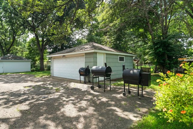 5025 Zenith Avenue N, Brooklyn Center, MN 55429