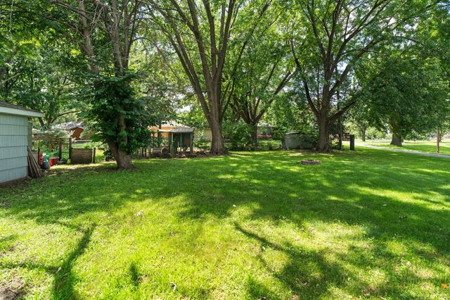 5025 Zenith Avenue N, Brooklyn Center, MN 55429