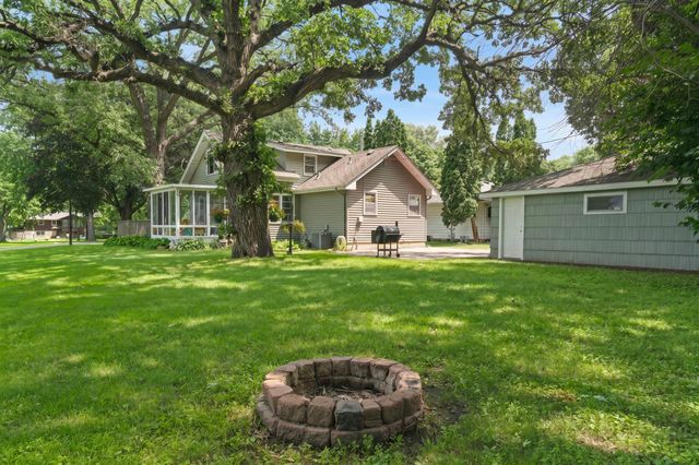 5025 Zenith Avenue N, Brooklyn Center, MN 55429