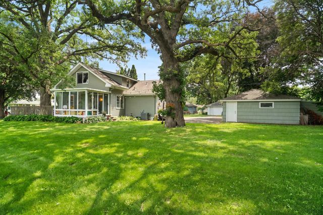 5025 Zenith Avenue N, Brooklyn Center, MN 55429