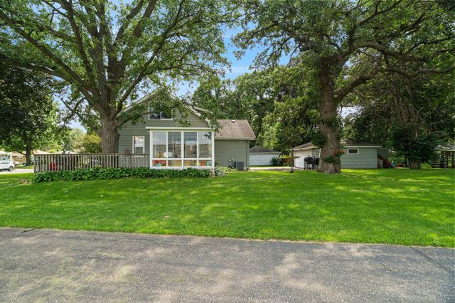 5025 Zenith Avenue N, Brooklyn Center, MN 55429