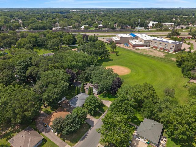 5025 Zenith Avenue N, Brooklyn Center, MN 55429
