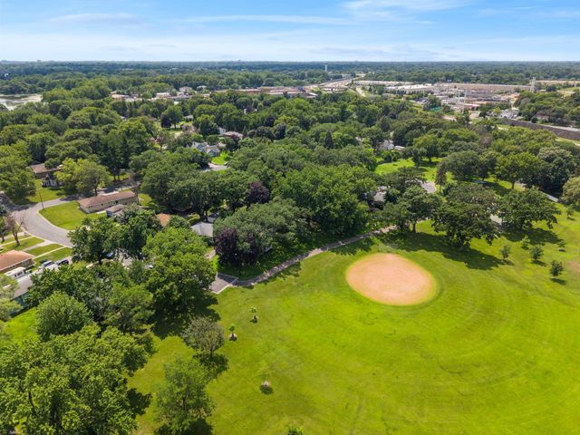 5025 Zenith Avenue N, Brooklyn Center, MN 55429