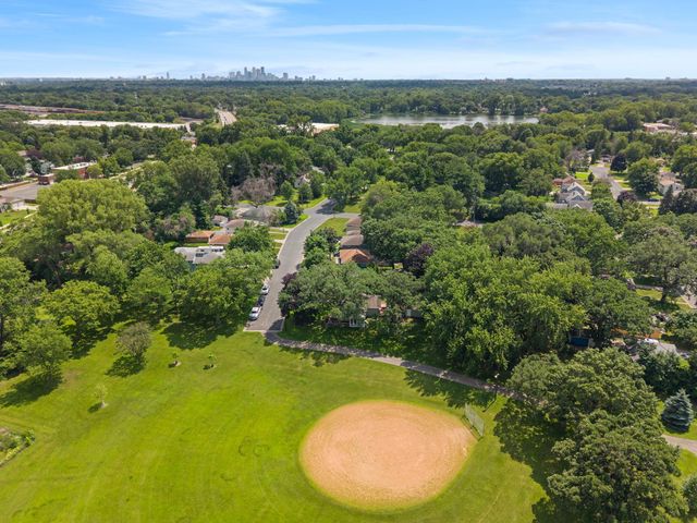 5025 Zenith Avenue N, Brooklyn Center, MN 55429