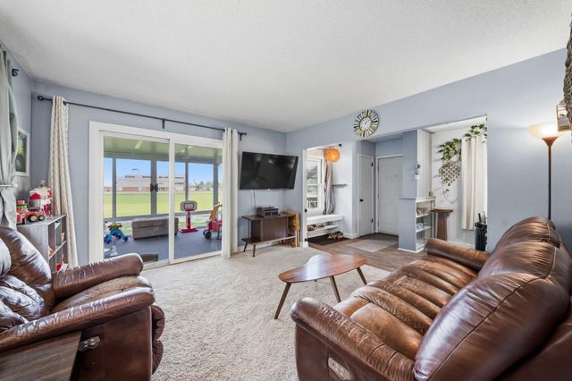 5025 Zenith Avenue N, Brooklyn Center, MN 55429