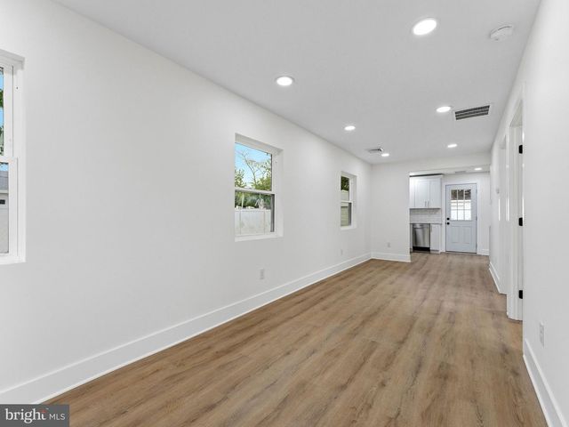 218 WOODLAND AVE, Villas, NJ 08251
