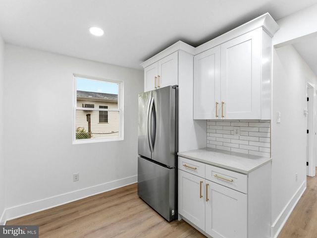 218 WOODLAND AVE, Villas, NJ 08251