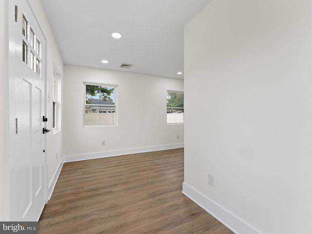 218 WOODLAND AVE, Villas, NJ 08251