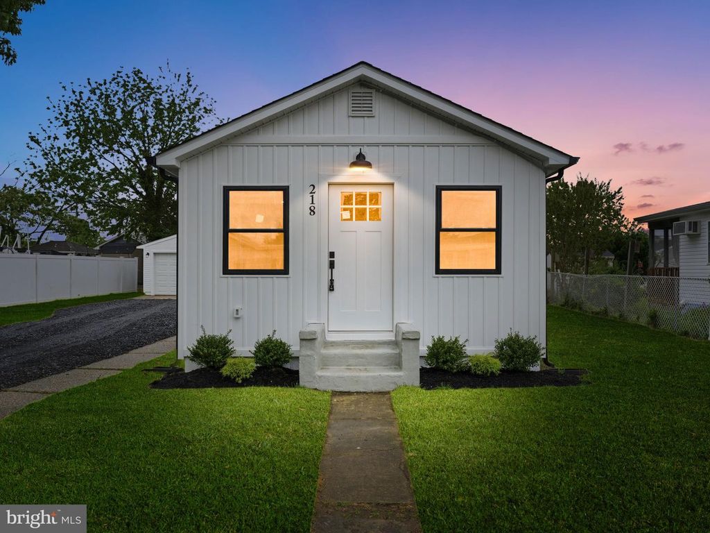 218 WOODLAND AVE, Villas, NJ 08251