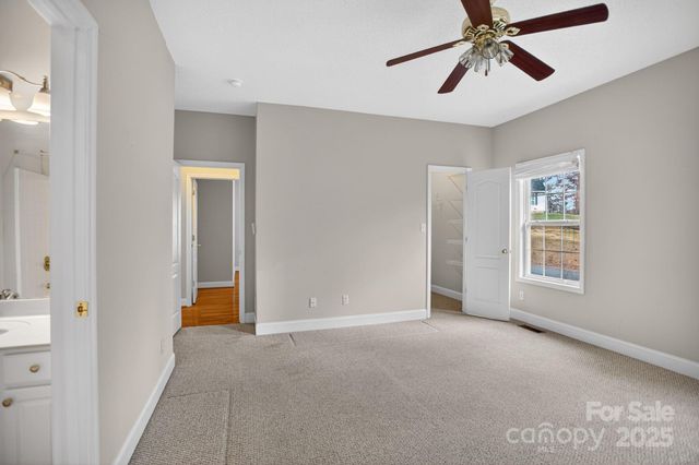 2 Strawberry Lane, Weaverville, NC 28787