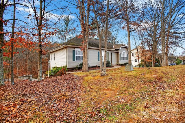 2 Strawberry Lane, Weaverville, NC 28787