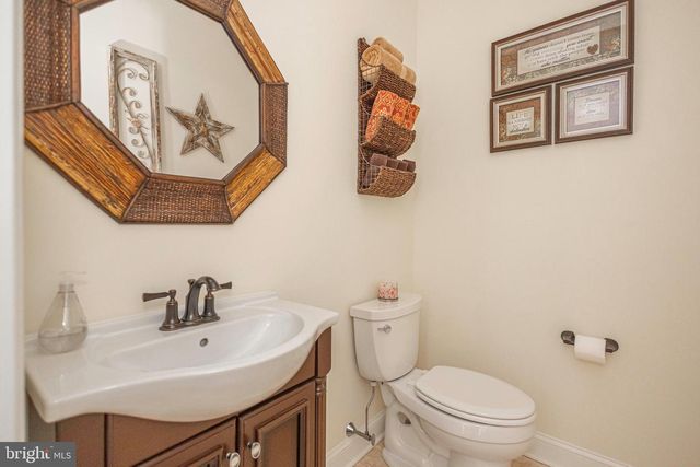 521 CHURCH RD, Hatfield, PA 19440