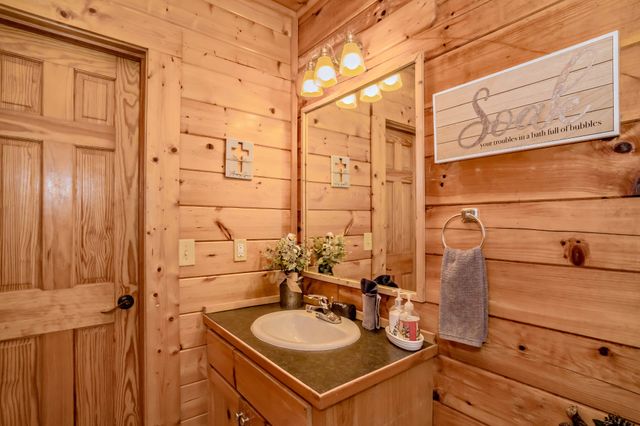 552 Blackberry Ridge Way, Sevierville, TN 37863