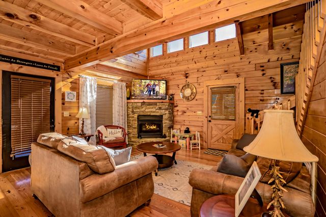 552 Blackberry Ridge Way, Sevierville, TN 37863