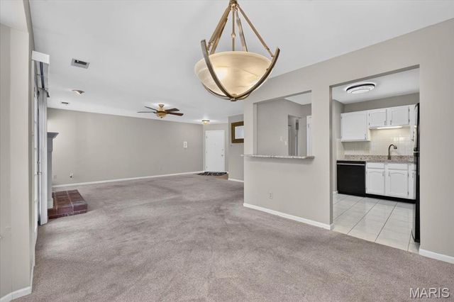 618 Pine Ridge Trails Court 203, Ballwin, MO 63021