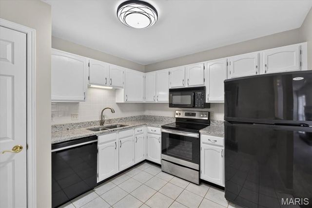 618 Pine Ridge Trails Court 203, Ballwin, MO 63021