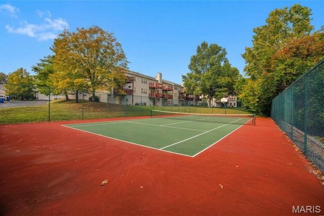 618 Pine Ridge Trails Court 203, Ballwin, MO 63021