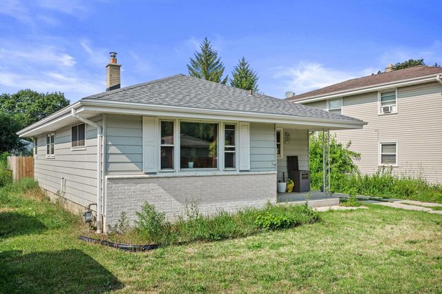 3712 W Kiley AVENUE, Milwaukee, WI 53209