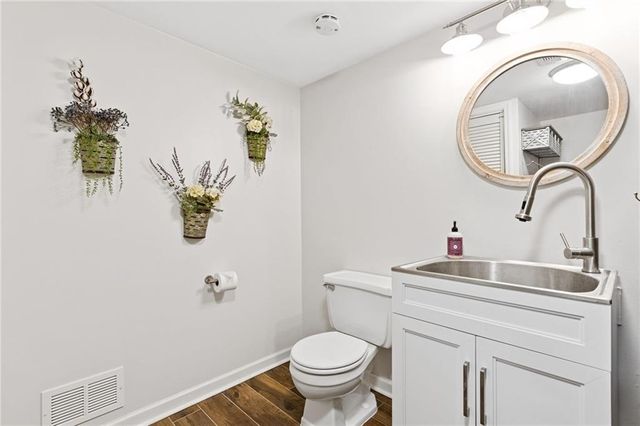 2148 Nancy Circle SE, Smyrna, GA 30080