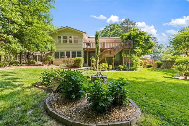 2148 Nancy Circle SE, Smyrna, GA 30080