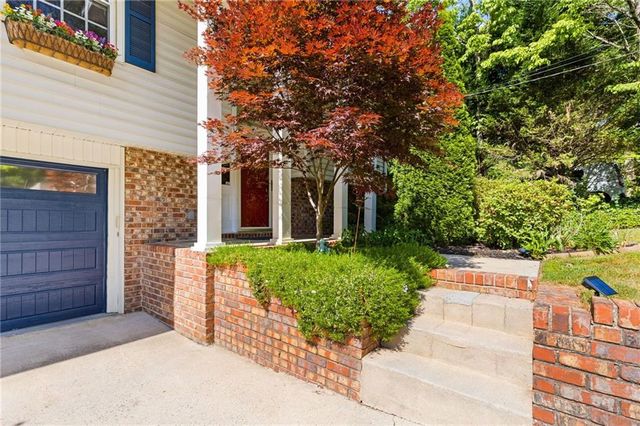 2148 Nancy Circle SE, Smyrna, GA 30080