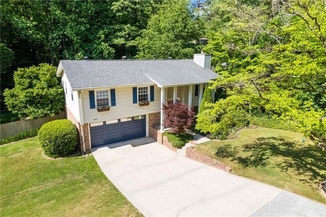 2148 Nancy Circle SE, Smyrna, GA 30080