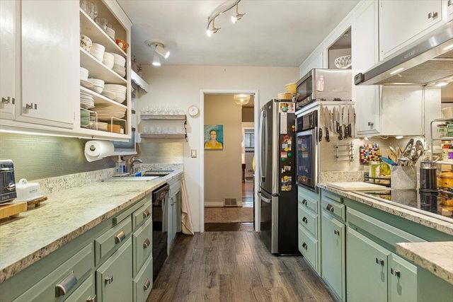620 Darling Way, Roseville, CA 95678