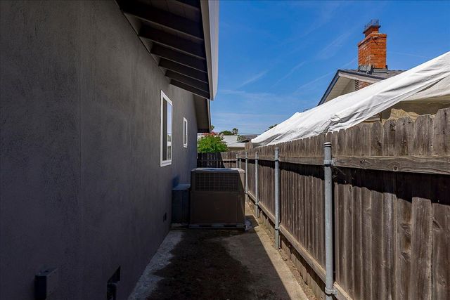 620 Darling Way, Roseville, CA 95678