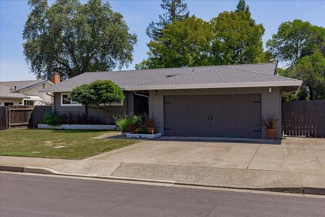 620 Darling Way, Roseville, CA 95678